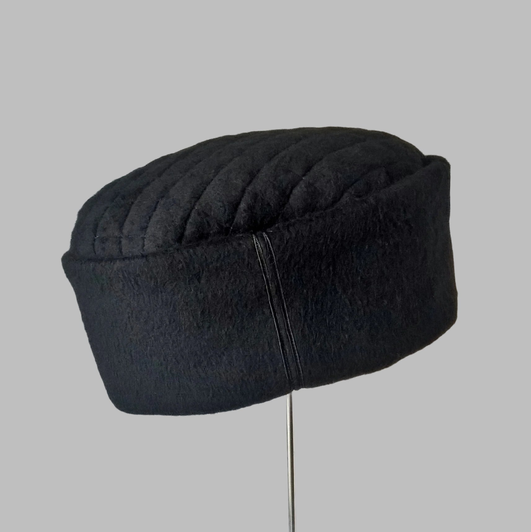 Black cashmere brimless hat