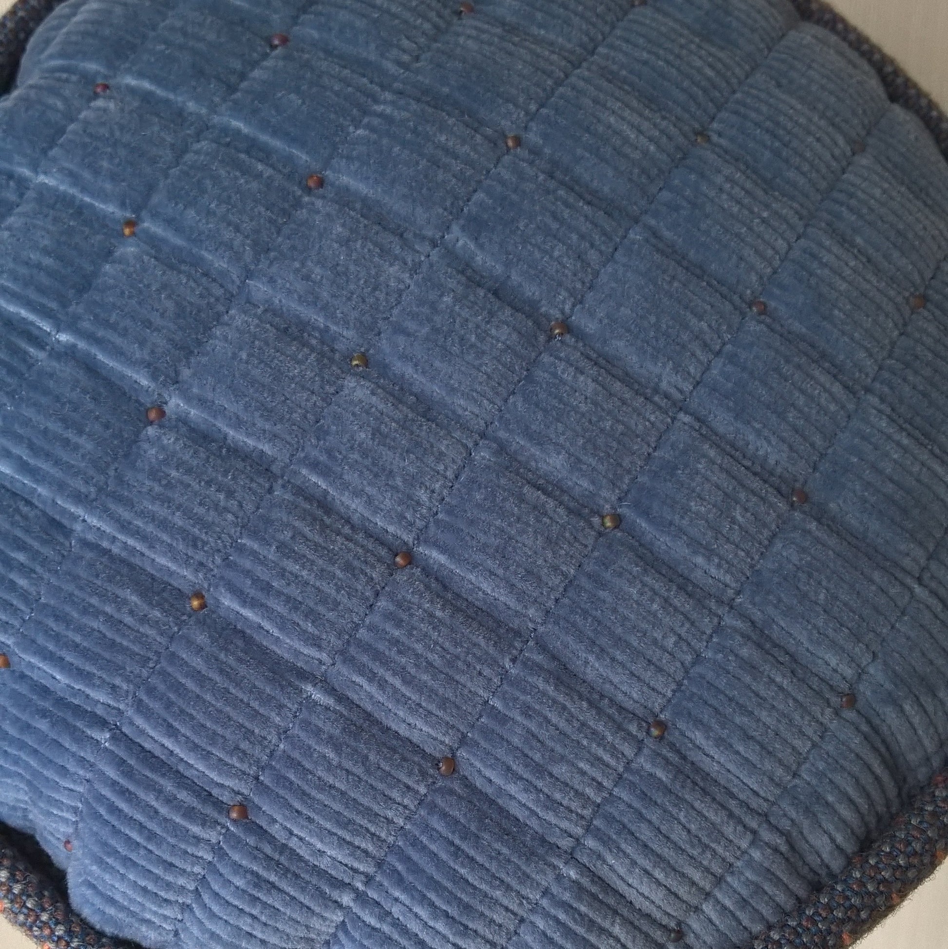 Beaded tip of blue ethnic smoking cap