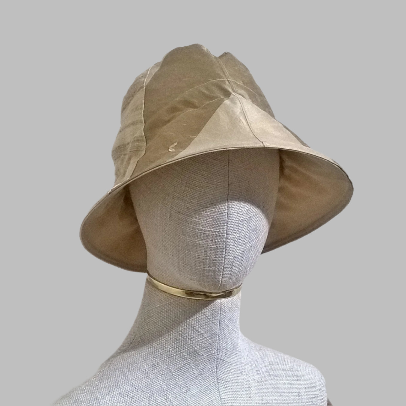 Raw silk bucket hat with adjustable tie