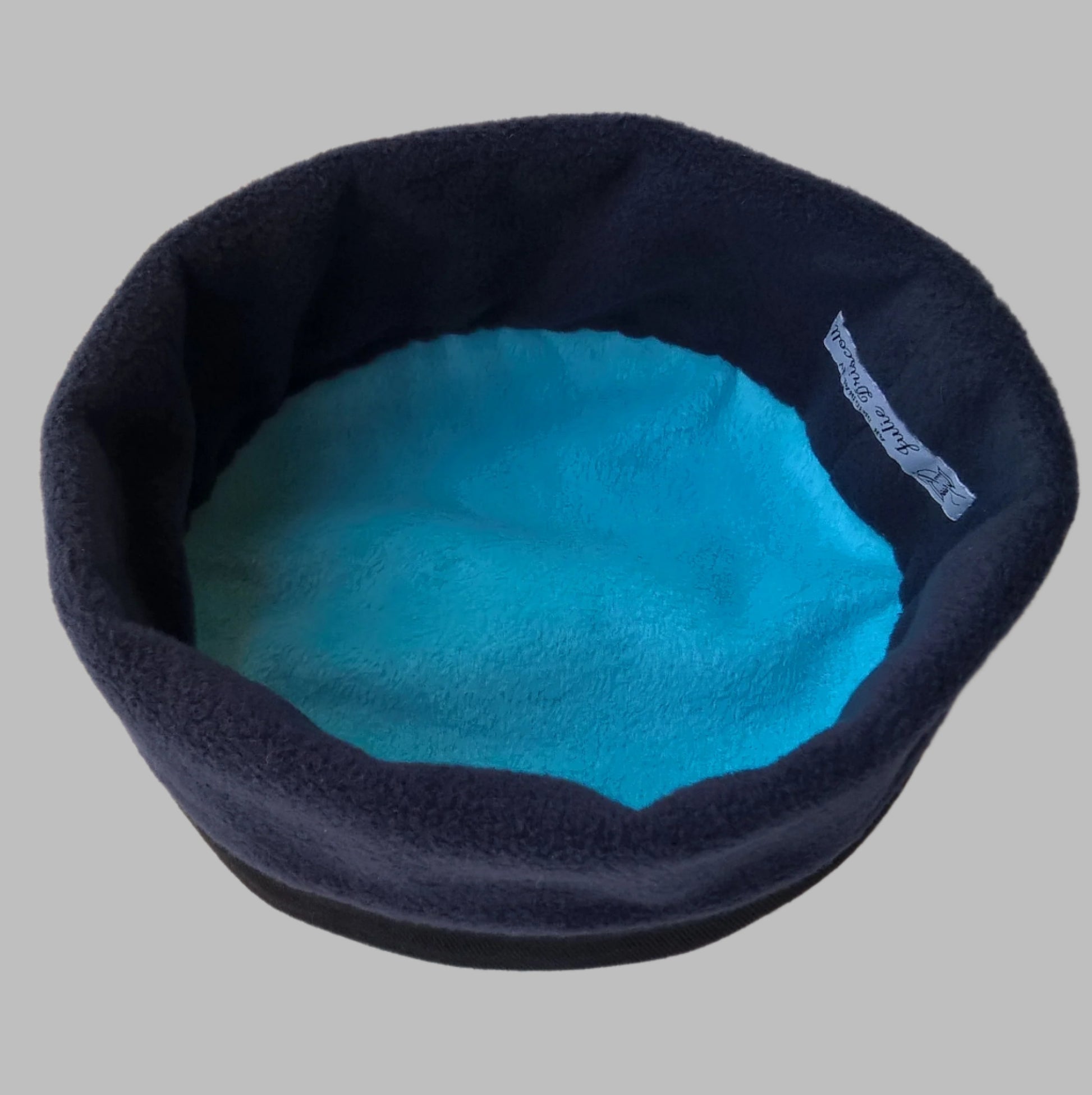 The hat is fleece lined for extra warmth.
