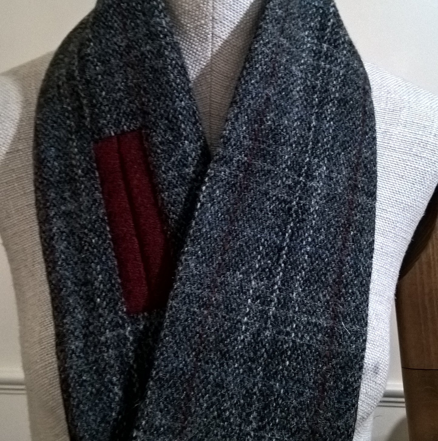 Grey and ed short winter scarf handmade in Harris Tweed wool