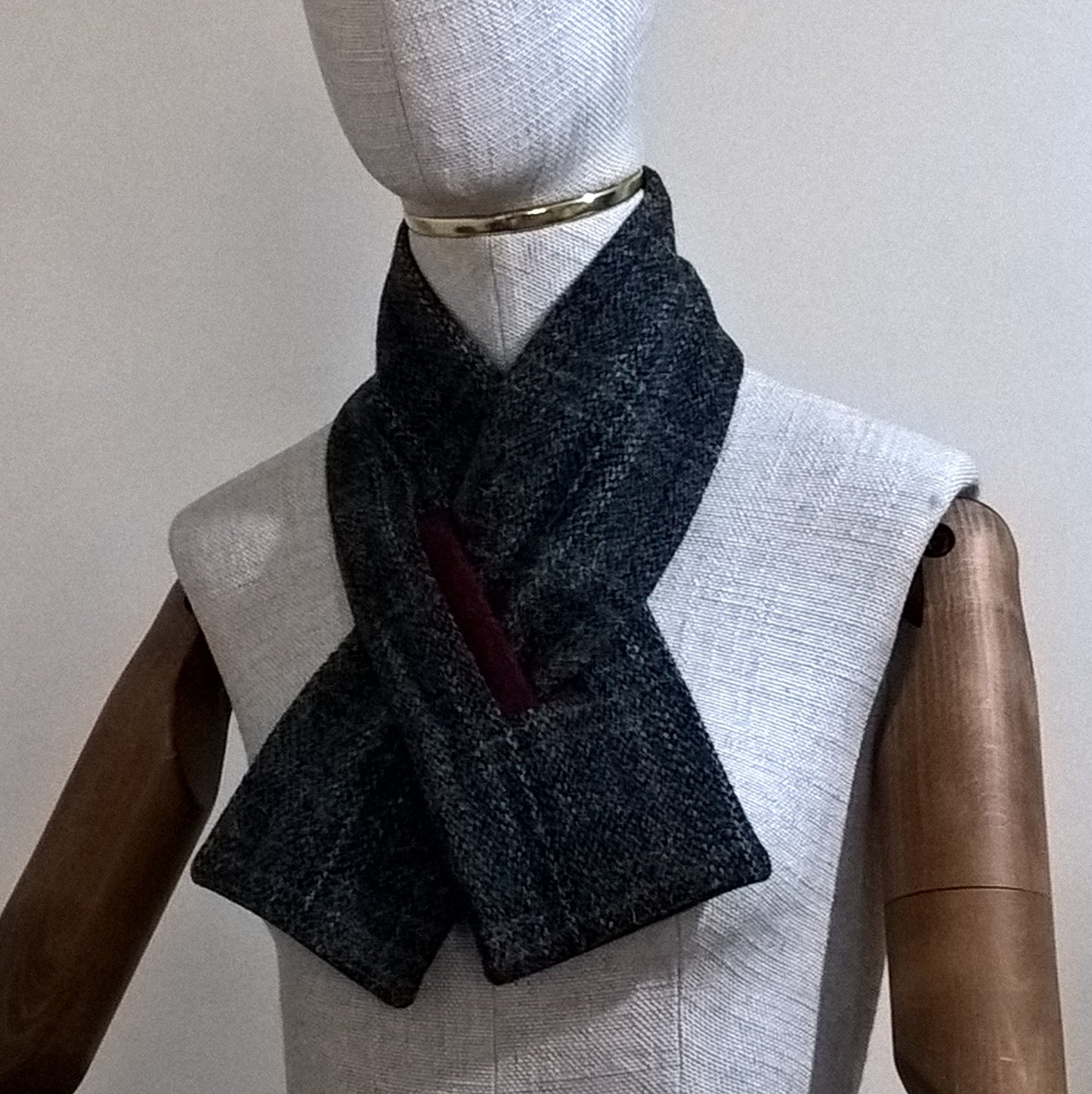 Harris Tweed pull through scarf cravat in grey and red with cashmere