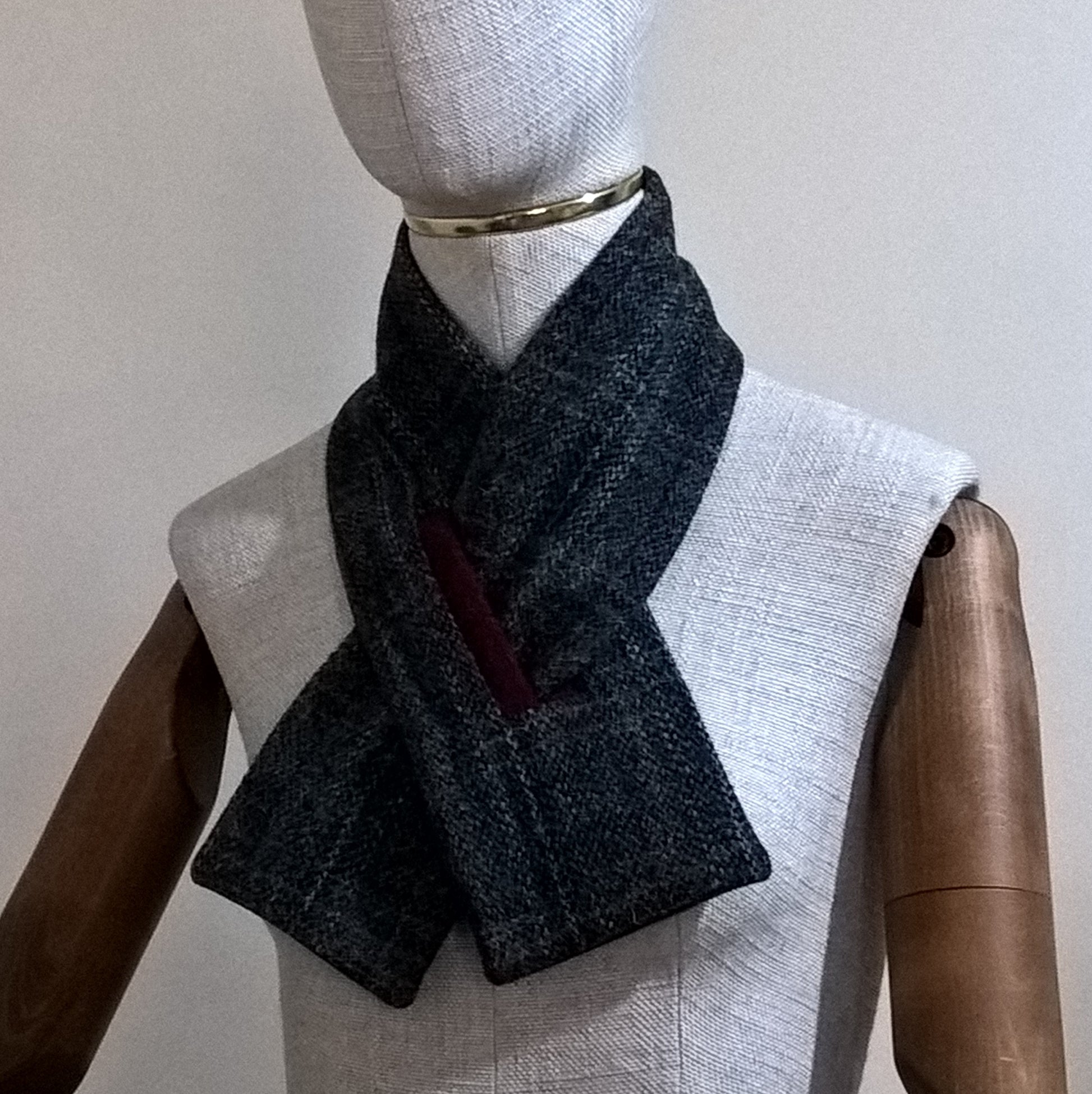 Harris Tweed pull through scarf cravat in grey and red with cashmere