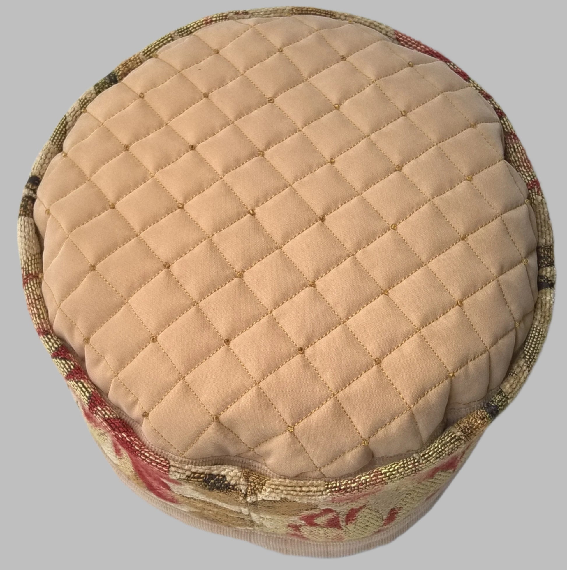 Quilted and beaded tip of the tapestry smoking cap