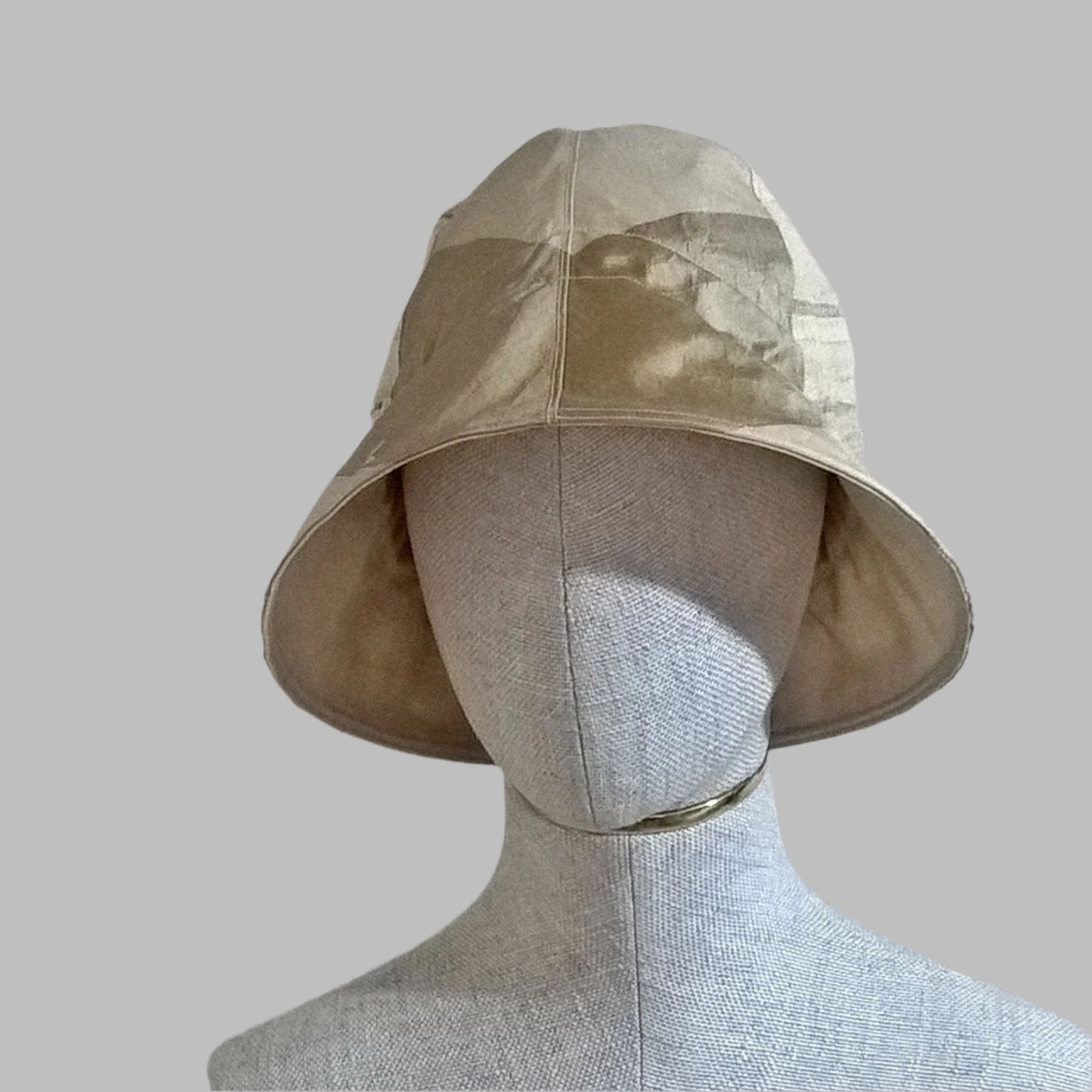 Raw silk bucket hat with millinery reed edge for versatile wear