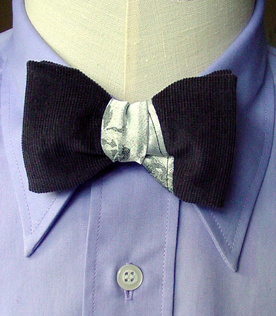 Pre Tied Designer Bowtie in Silver Grey, Mens Retro 40s Clip On Tie