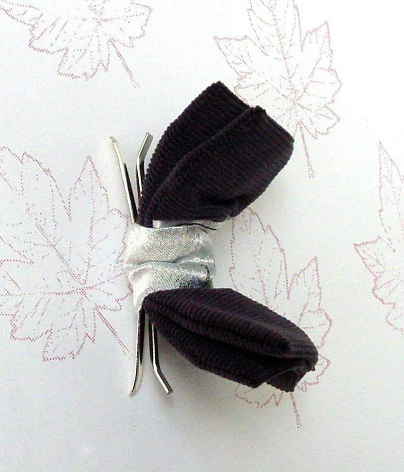 Pre Tied Designer Bowtie in Silver Grey, Mens Retro 40s Clip On Tie
