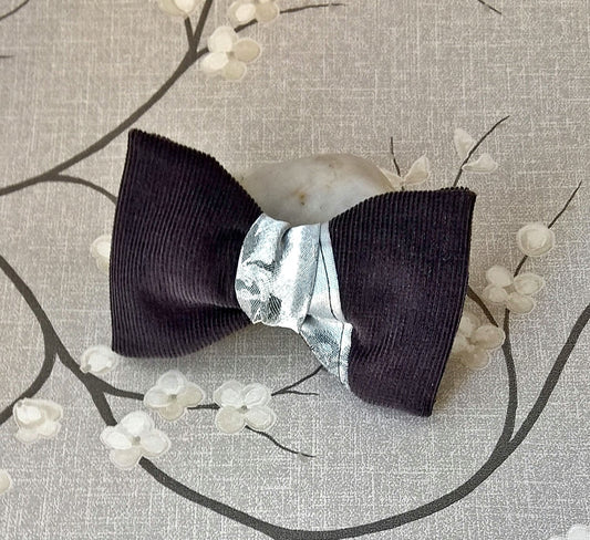 Pre Tied Designer Bowtie in Silver Grey, Mens Retro 40s Clip On Tie